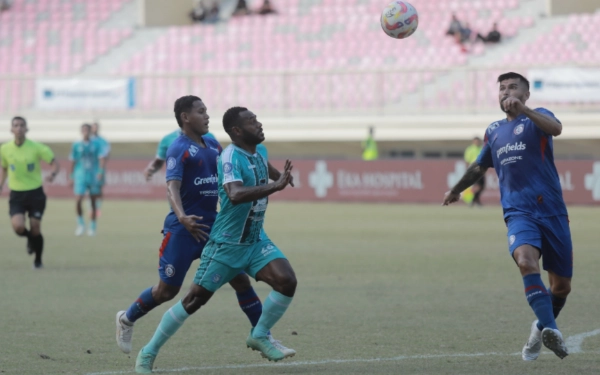 Thumbnail Tahan Imbang PSBS Biak, Arema FC Naik ke Posisi 9 Klasemen