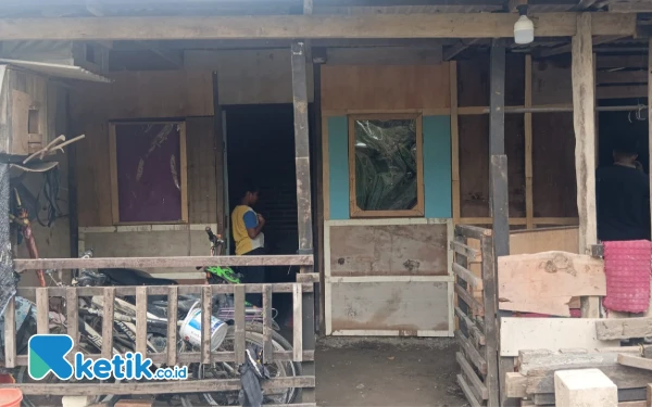 Thumbnail Berita - Komisi D DPRD Sidoarjo Datangi Rumah Tidak Layak Huni, Perjuangkan Bantuan Bedah Rumah