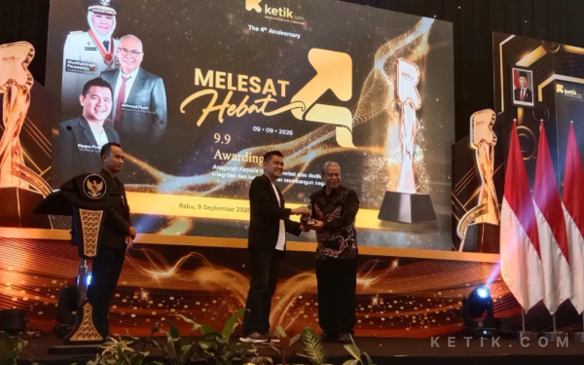 Thumbnail Berita - HUT ke-4 Ketik.com, Prof. Sudi Dul Aji Raih Award sebagai Environmental Education Campus Inovator