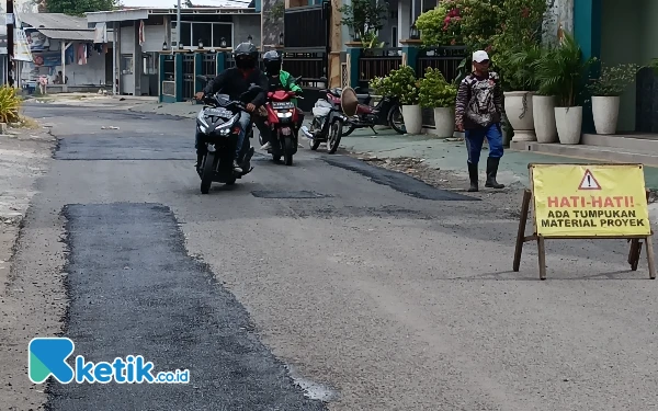 Thumbnail Dinas Bina Marga Sidoarjo Terus Kebut Perbaikan Jalan Rusak