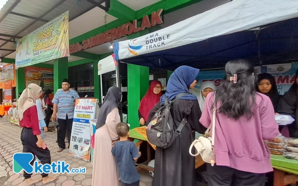 Thumbnail Berita - SMAN 1 Panarukan Gelar Festival Ramadhan, Pamerkan Produk Unggulan Buatan Siswa