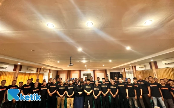 Thumbnail Berita - Wabup Situbondo Lepas Kontingen Sepak Bola PSSS  U-17 Berlaga di Piala Soeratin