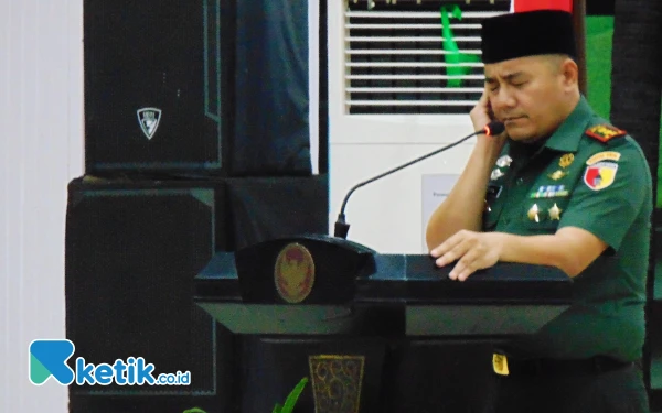 Thumbnail Berita - Bupati Sidoarjo Subandi Lepas Kloter Terakhir, Dandim Kumandangkan Adzan