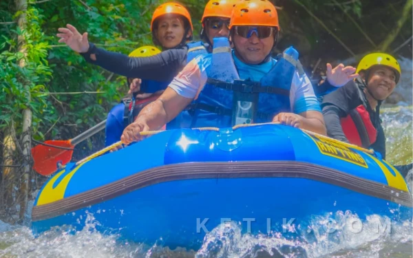 Penuh Sensansi, Camat Asembagus Ajak Wisatawan Kunjungi Keseruan Rafting Samir Situbondo