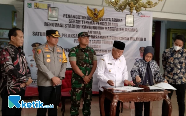 Thumbnail Siap Digunakan, Pengelolaan Stadion Kanjuruhan Diserahkan ke Bupati Malang