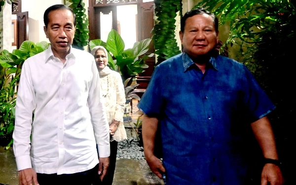 Thumbnail Hari Minggu, Presiden Prabowo Kunjungi Jokowi di Solo Malam-Malam