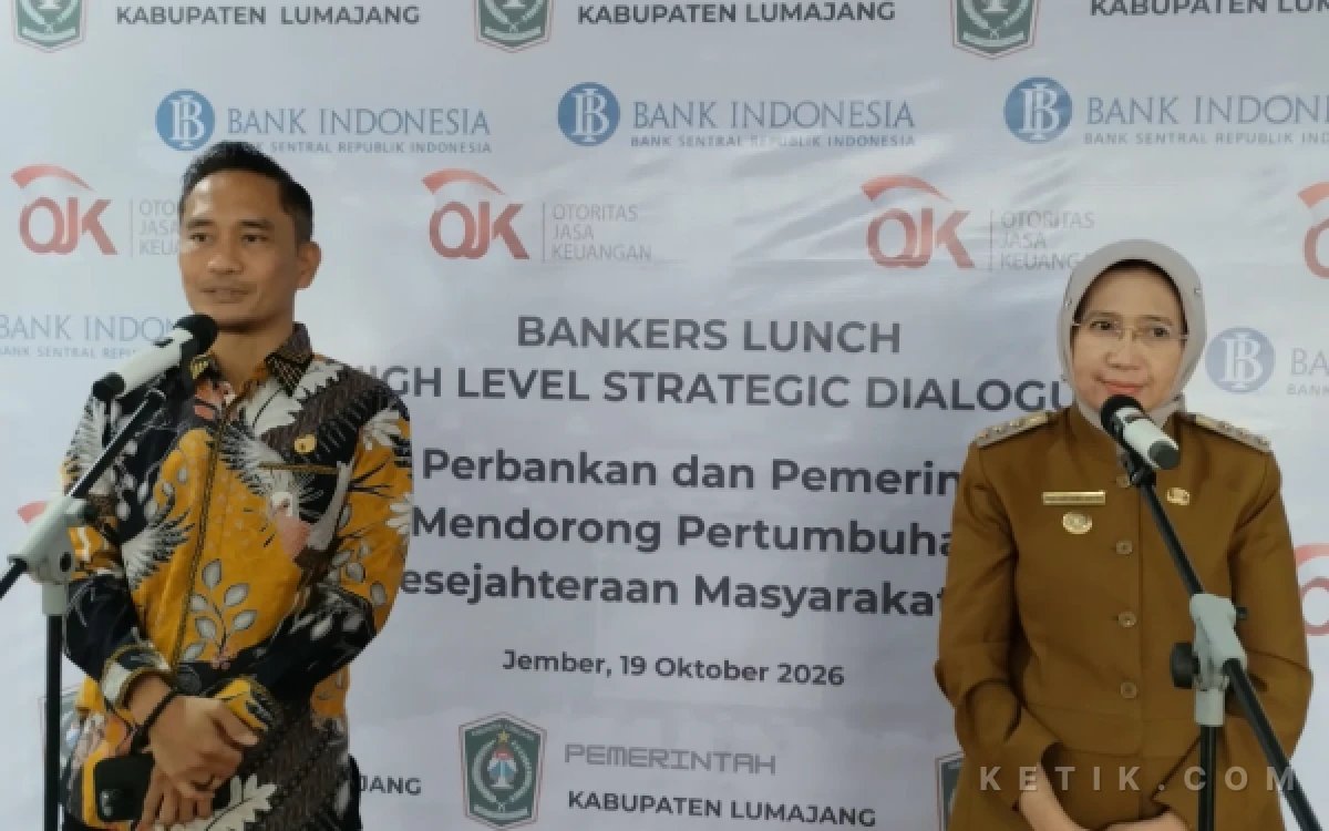 Thumbnail OJK Dorong Bank Buka Layanan Penukaran Valas di Destinasi Wisata Tumpak Sewu Lumajang