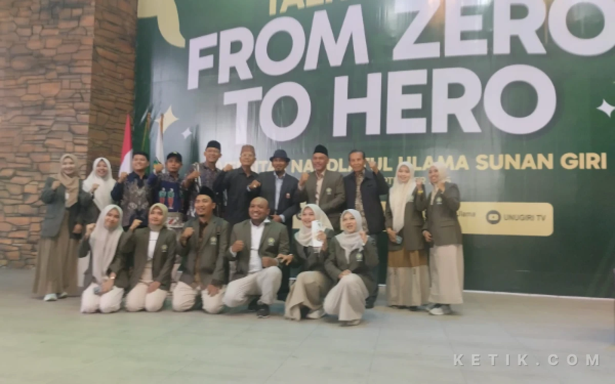 Foto Saat usai Acara . Mohammad Suprapto Santoso foto bersama dengan Civitas akademika Unugiri Bojonegoro (foto Sukiman ketik com)