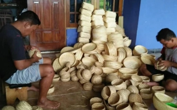 Thumbnail Berita - Tekan Volume Sampah Plastik, Sleman Galakkan Penggunaan Besek di Iduladha 1447 H