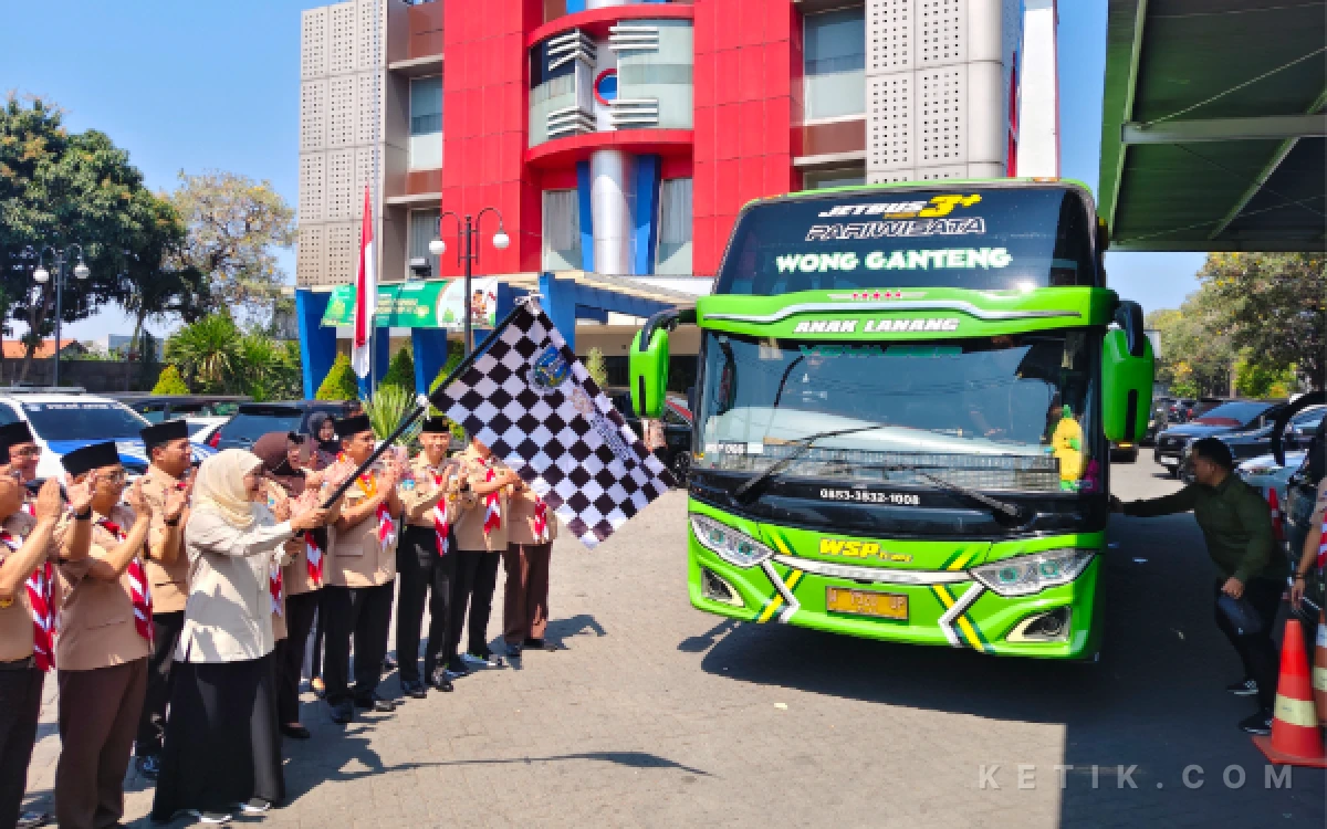Thumbnail Berita - Dilepas Gubernur Khofifah, 64 Pramuka Santri Jatim Meluncur ke Kabupaten Malang Ikuti PPSN 2026