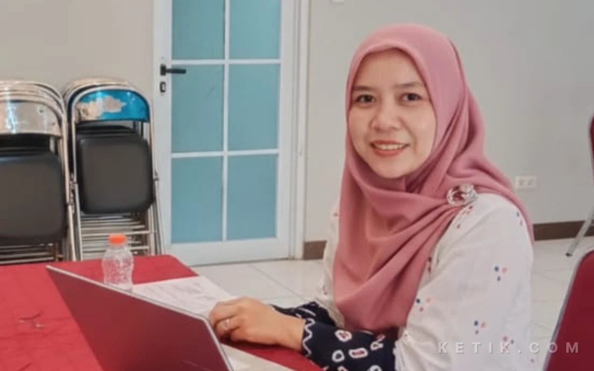 Thumbnail Berita - Salim di Sekolah: Feodalisme atau Pendidikan Hormat dalam Budaya Jawa?
