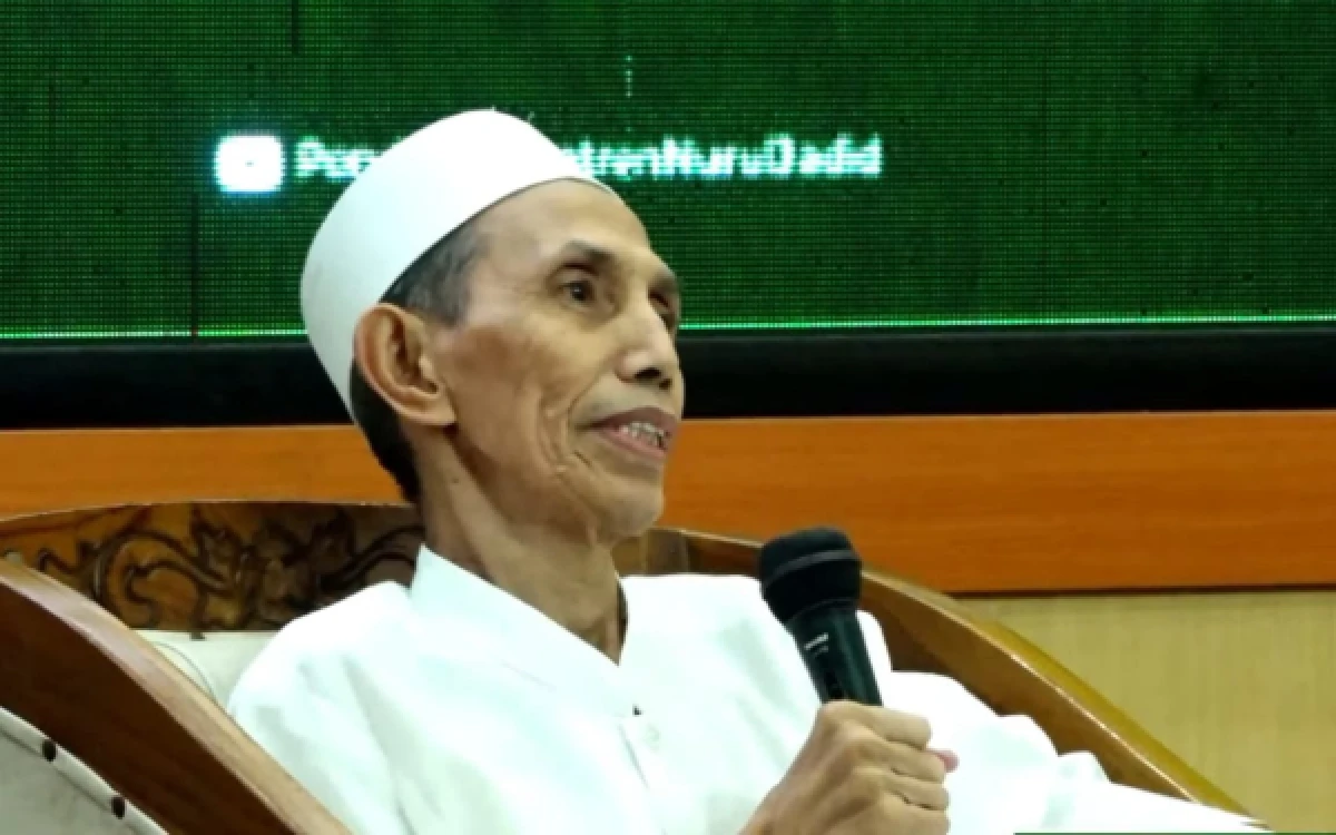 Thumbnail Berita - Pesan Kiai Zuhri Zaini: Mengapa Beragama Tak Cukup Hanya Modal Cerdas?