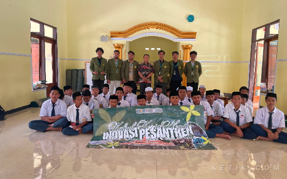 Thumbnail Berita - KKN UPN Veteran Jatim Edukasi Kesadaran Hukum Santri Ahlul Irfan Al-Kholily Bangsalsari Jember