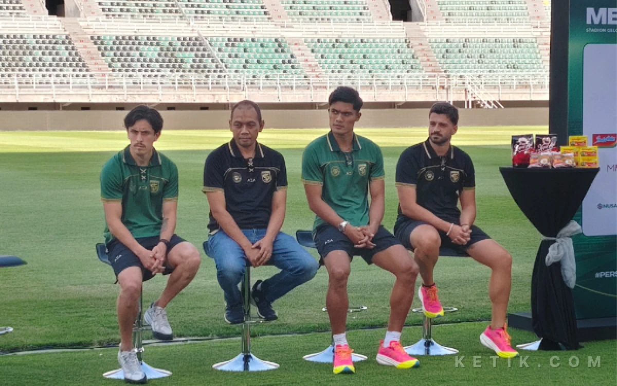 Thumbnail Berita - Perkenalkan Pemain Anyar, Manajemen Persebaya Sebut Skuad Belum Final