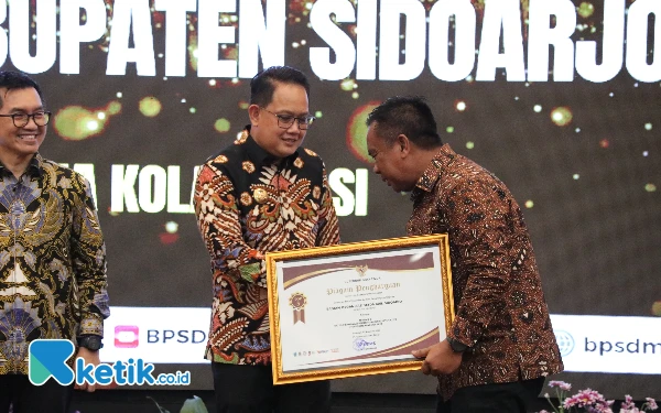 Thumbnail Pemkab Sidoarjo Raih Penghargaan Terbaik Ke-3 Kategori Innovation Academy 2024
