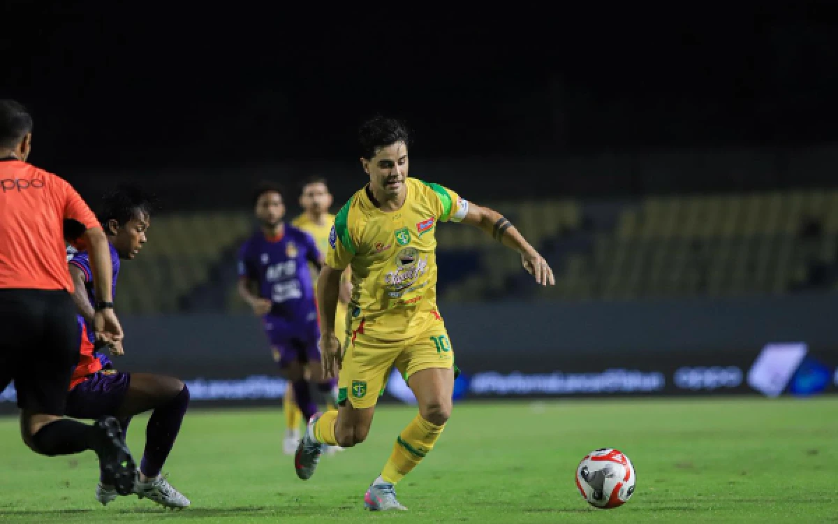 Thumbnail Berita - Bruno Moreira Tinggalkan Persebaya, Ungkapkan Tak Pernah Salah Bermain untuk Bajul Ijo
