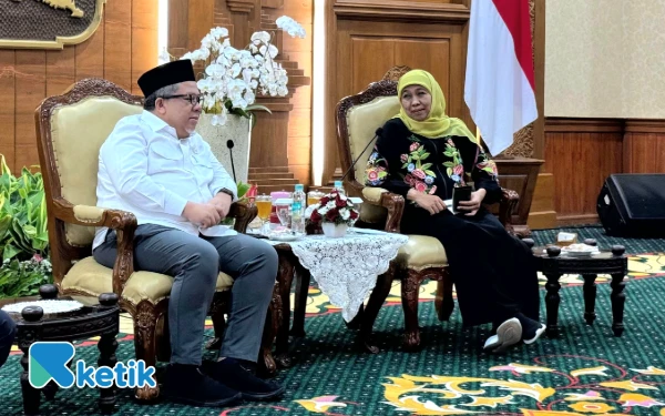 Thumbnail Berita - Ke Grahadi, Fahri Hamzah Puji Kinerja Khofifah Hingga Nostalgia Jubir MPR '98
