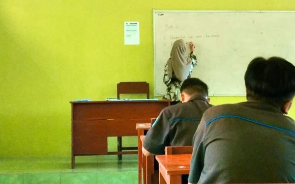 Thumbnail Berita - Kabar Gembira! 91.028 Guru PAI Segera Terima TPG, Tunjangan Non-ASN Naik Jadi Rp2 Juta per Bulan