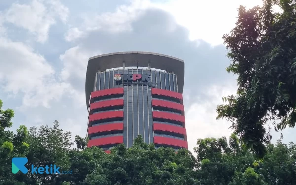 Ruang Kerja Ketua DPRD DKI Jakarta Diobok-obok KPK