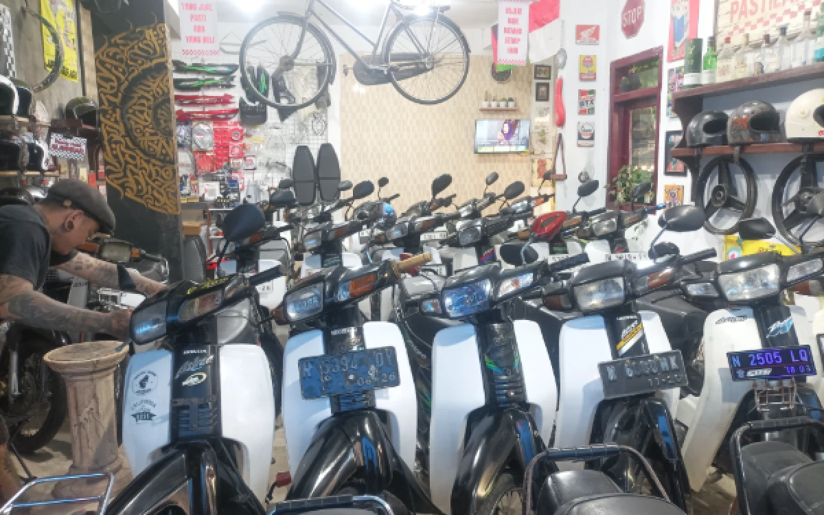 Thumbnail Berita - Geliat Bisnis Motor Tua di Malang, Astrea Grand Jadi Primadona Mahasiswa dan Pelajar