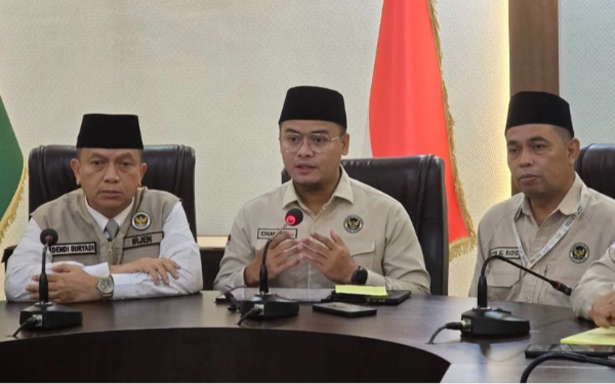 Thumbnail Berita - Kementerian Haji Bongkar Dugaan Badal Haji Fiktif Rp1,4 Miliar, Sejumlah KBIHU Ditertibkan