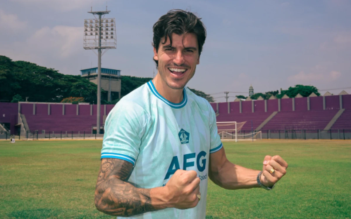 Thumbnail Berita - Eks Persib Bandung Sergio Castel Perkuat Lini Serang Persik Kediri di Super League 2026/2027