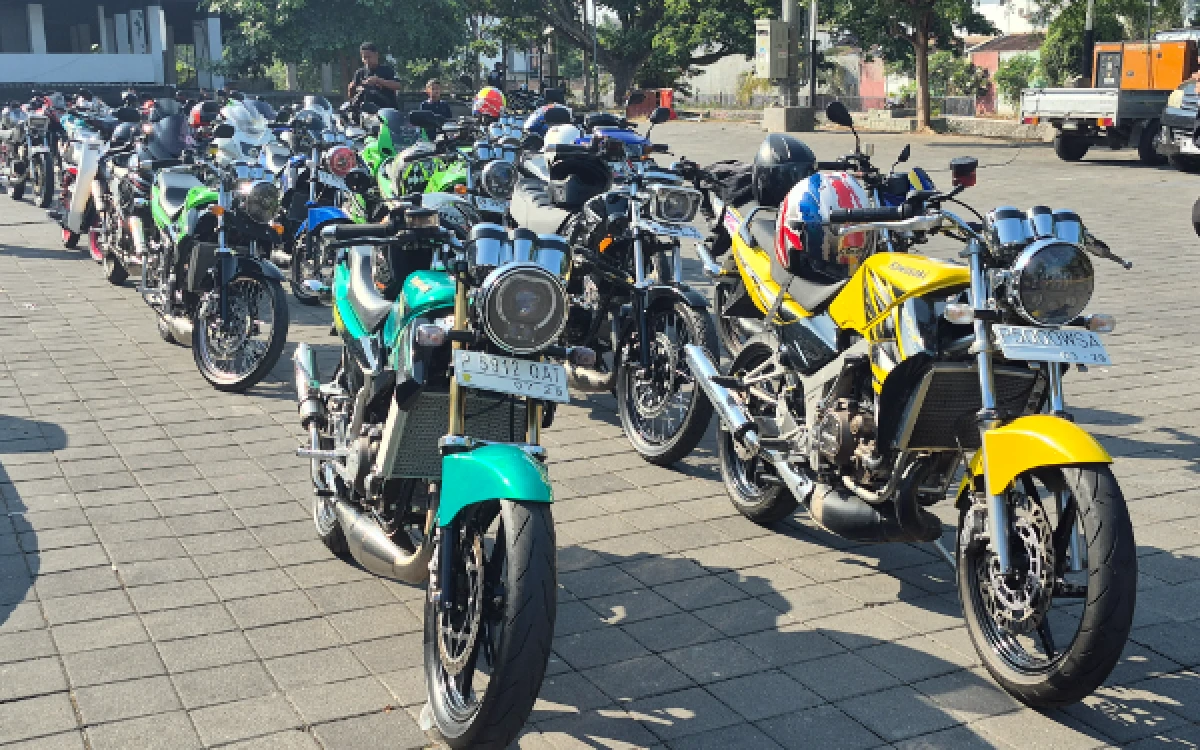 Thumbnail Berita - Ribuan Pecinta Motor 2 Tak Hadiri Anniversary Sedulur 2 Tak Banyuwangi