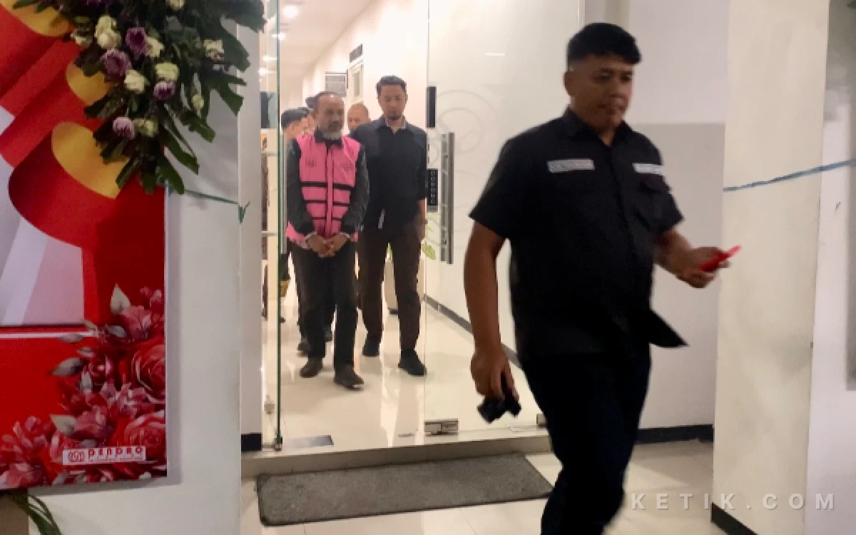 Thumbnail Berita - Pecah Telur Kasus Korupsi Pasar Among Tani Batu, Eks Kepala UPT Tersangka, Siapa Menyusul?