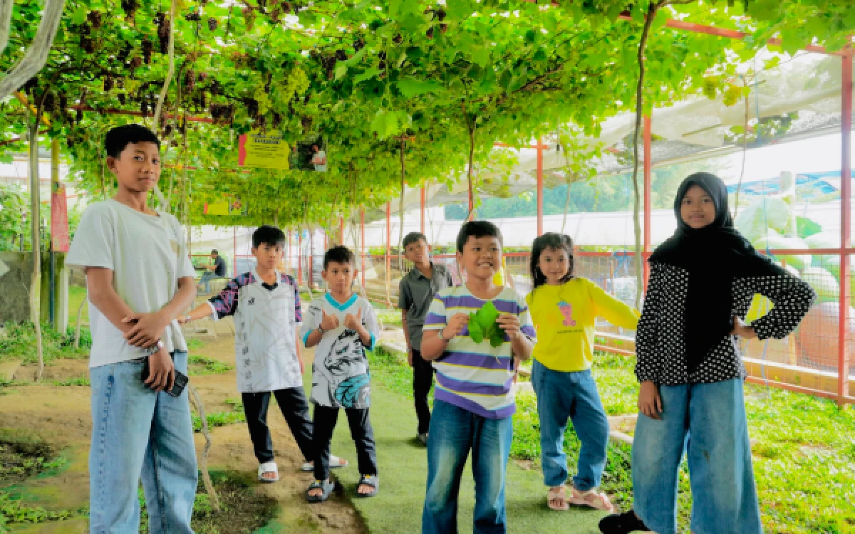 Thumbnail Berita - Grand Mercure Malang Mirama Ajak 10 Anak Asuh Nikmati Wisata Edukasi Sebelum Kembali ke Sekolah