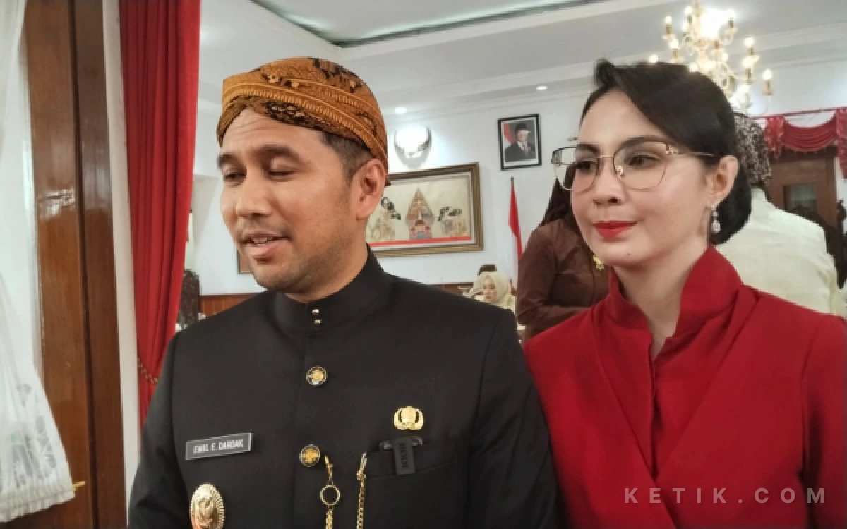 Thumbnail Berita - Emil Dardak Bawa Harapan Baru di Hari Jadi Ke-832 Trenggalek, Siapkan Rp19 Miliar untuk Tuntaskan JLS