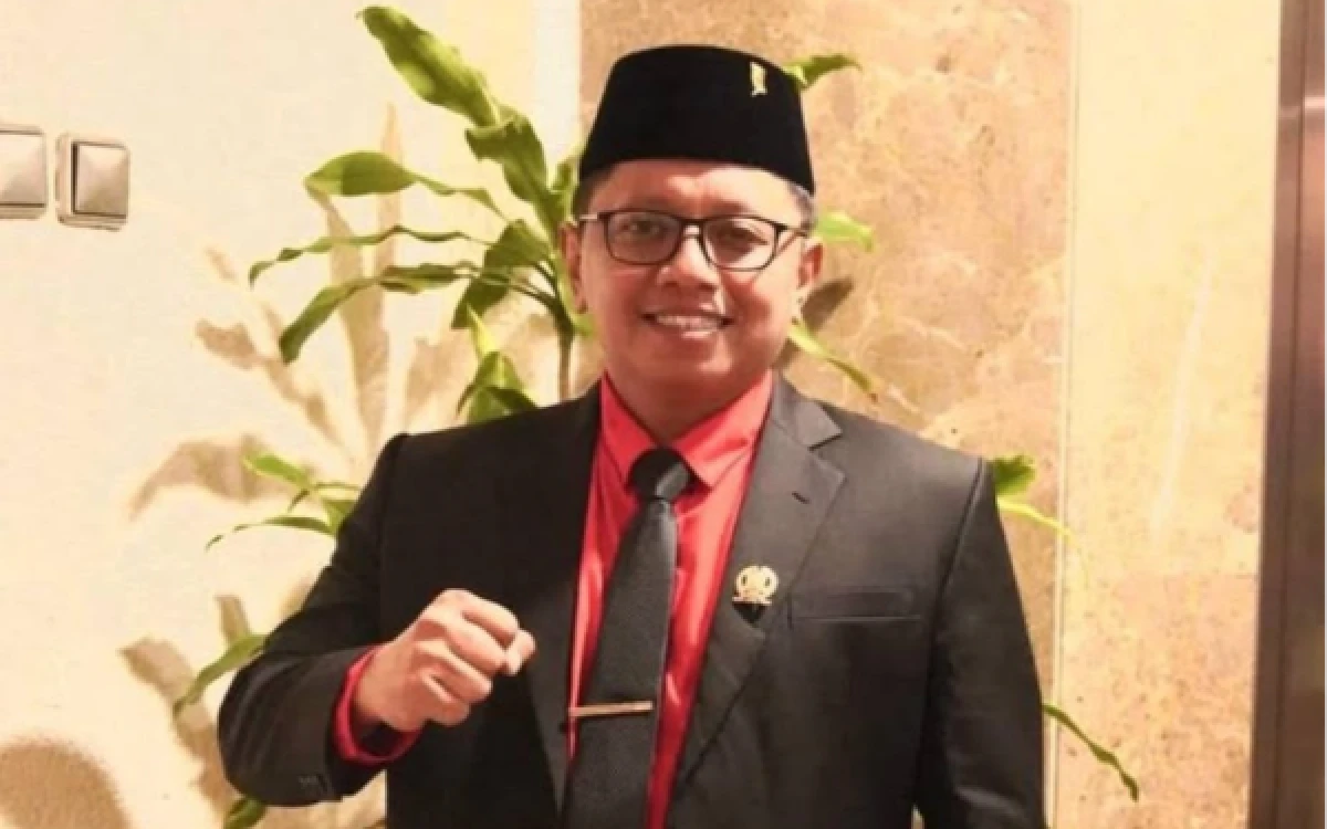 Thumbnail Berita - Data Warga Jadi Celah Pinjol Ilegal, Fraksi PDIP DPRD jatim Desak Pemprov Bertindak