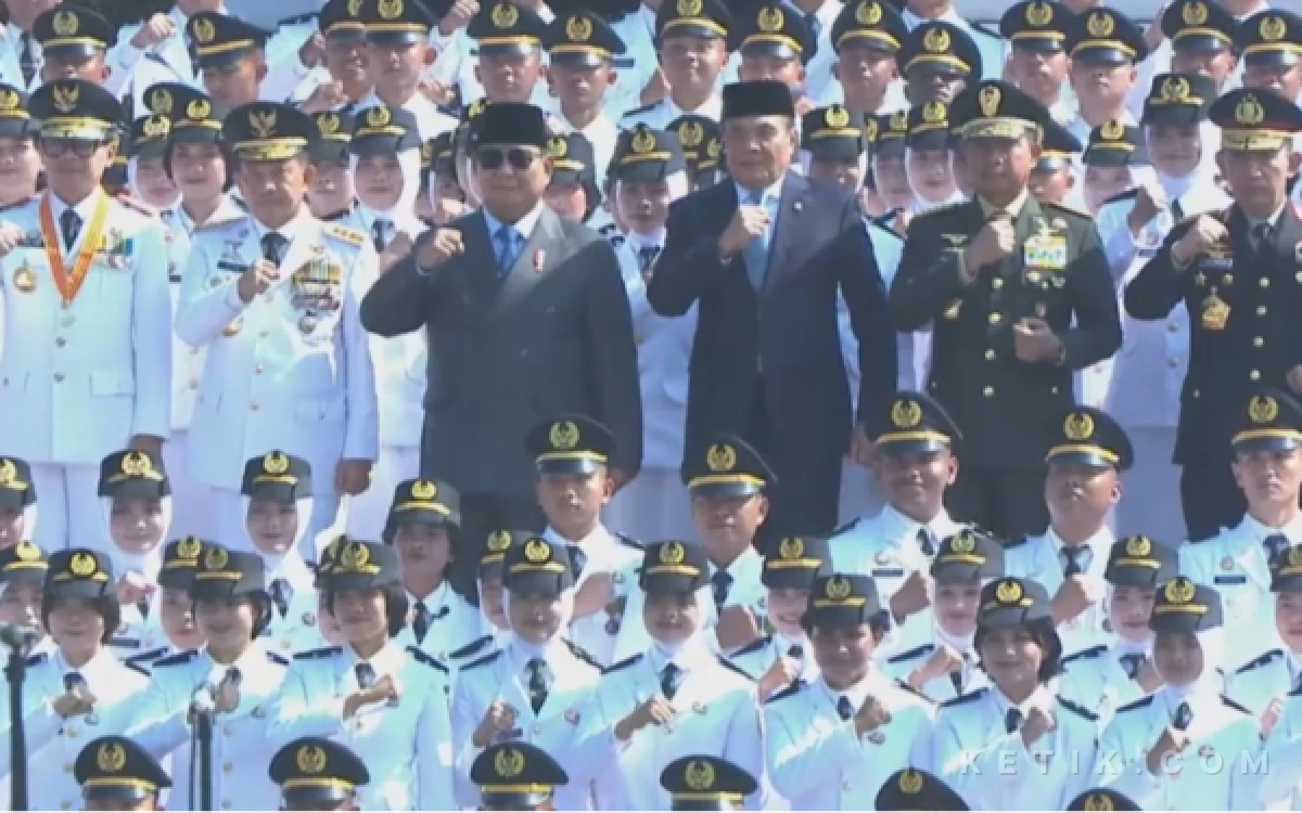 Thumbnail Berita - Prabowo kepada Pamong Praja Muda: Jadilah Pelita Saat Rakyat Menghadapi Kesulitan