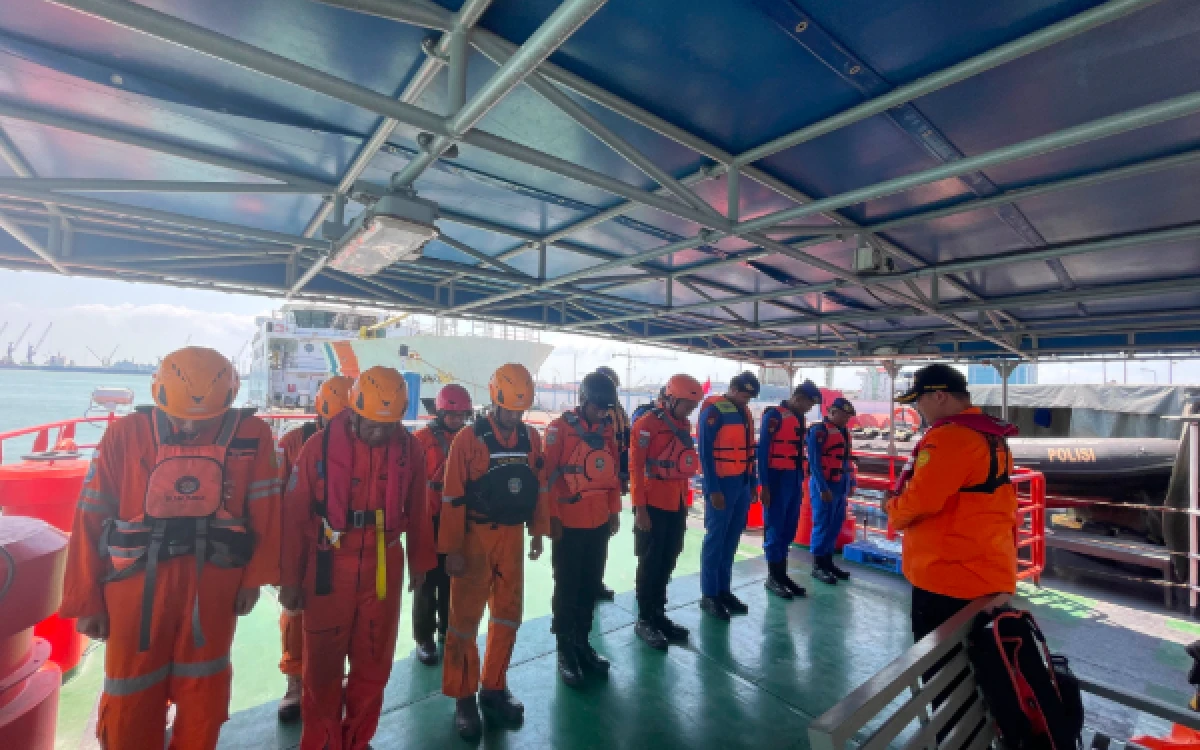 Thumbnail Berita - Kapal Mutiara Santosa 2 Kebakaran di Sumenep, Madura, 250 Orang Dievakuasi