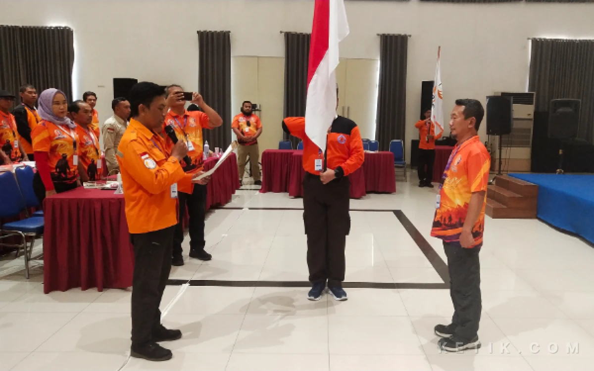 Foto Seusai terpilih M Asruri langsung dilantik oleh ketua Presidium Djumadi sebagai Koordinator SRPB Jatim periode 2026 - 2029. (Foto : Sutejo Rc/ketik.com)