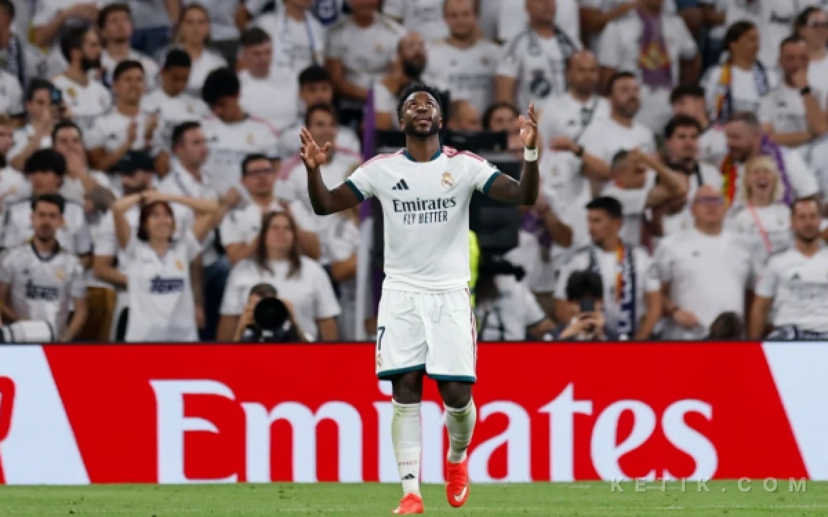 Thumbnail Berita - Vinicius Ejek Barcelona Usai Real Madrid Menang 2-1 di El Clasico
