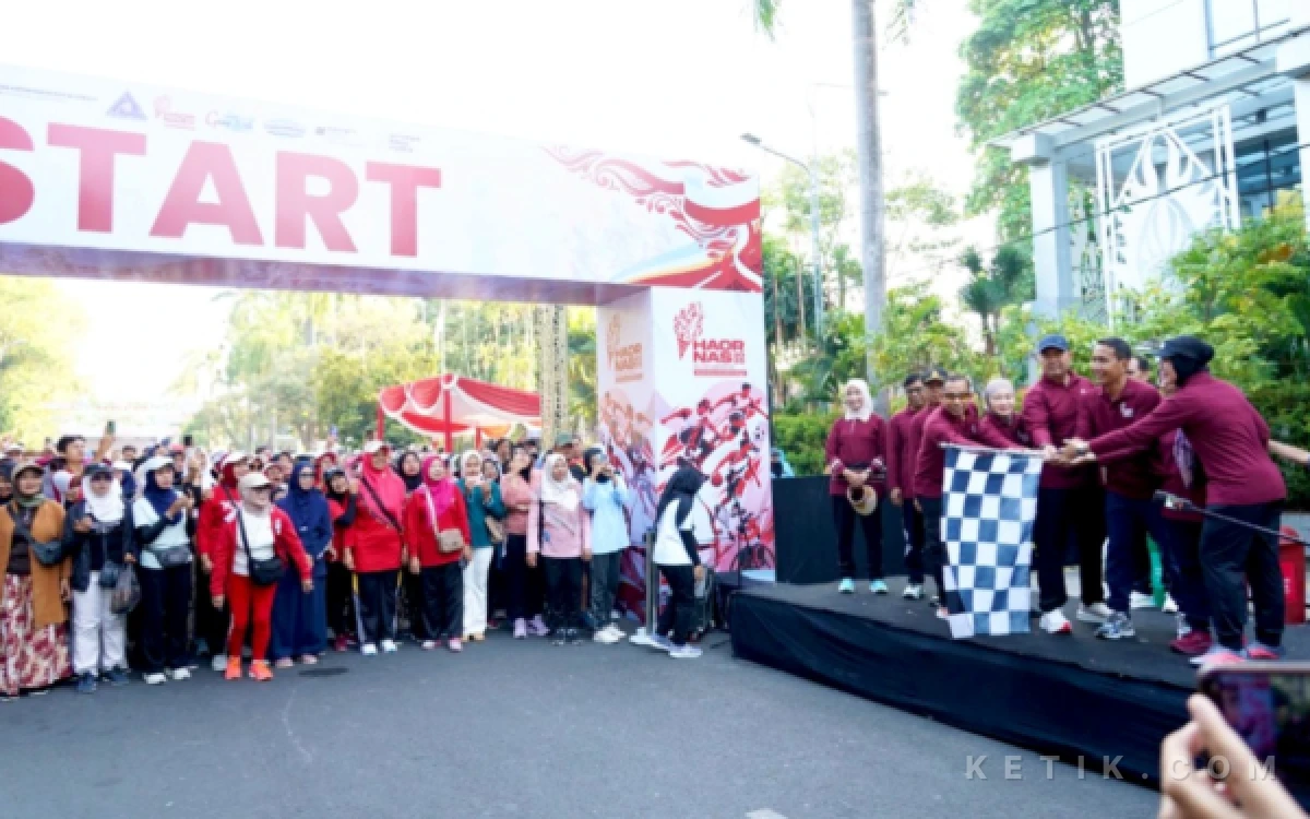 Thumbnail Berita - Diikuti 1.500 Orang Peserta, Bupati Bojonegoro Lepas Peserta Haornas