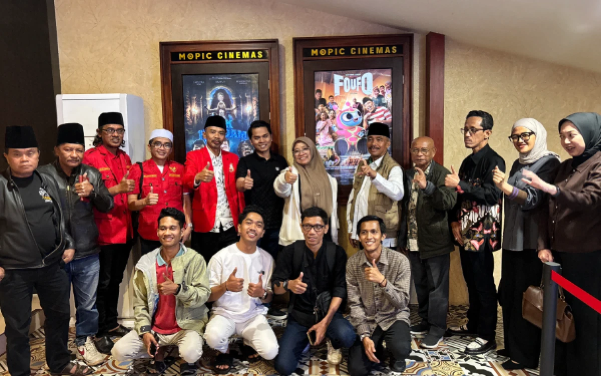 Thumbnail Berita - Gandeng Tokoh Madura, DPC PKB Kota Malang Nobar Film FouFo