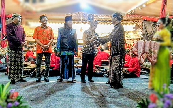 Thumbnail Berita - Lestarikan Budaya,  Hari Jadi Ke-820 Kabupaten Tulungagung  Dimeriahkan  Wayang Kulit di Ngantru