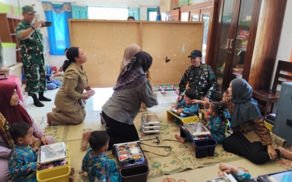 Dari Barak ke Dapur: Danramil Dlingo Pastikan 1.027 Porsi MBG Aman untuk Anak Sekolah