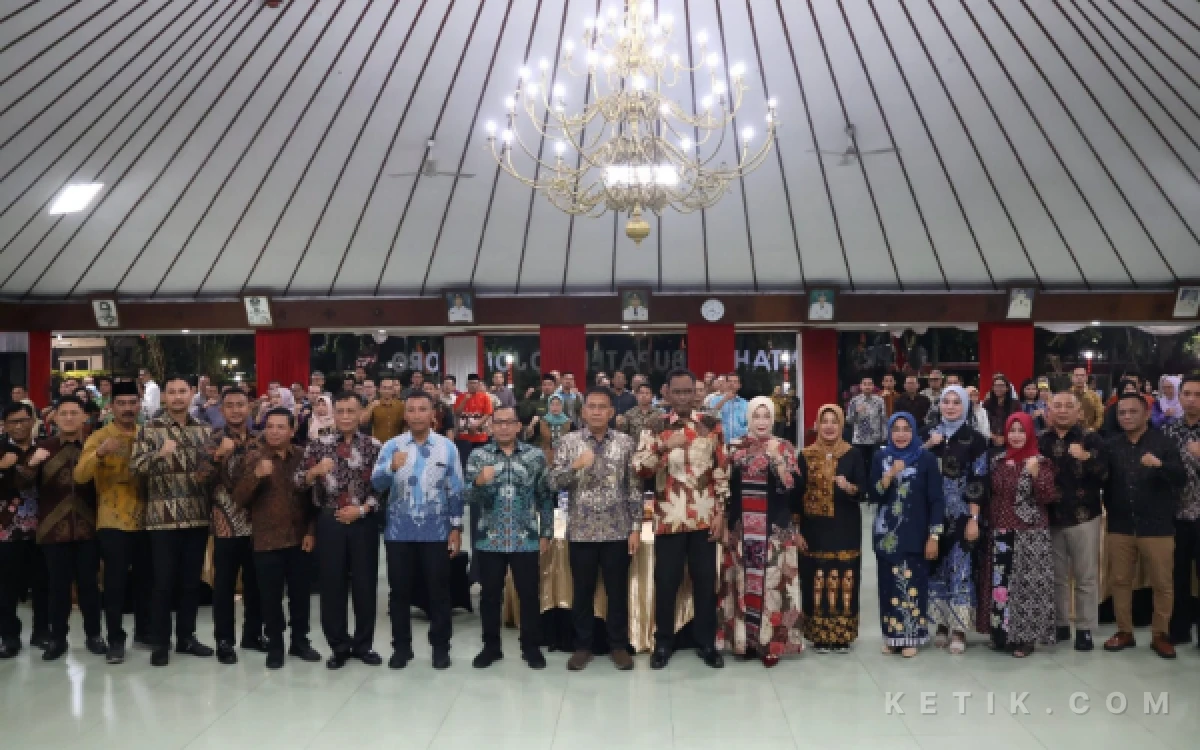 Thumbnail Berita - Mohamad Rohmadi Resmi Menjabat Kepala Kejari Bojonegoro