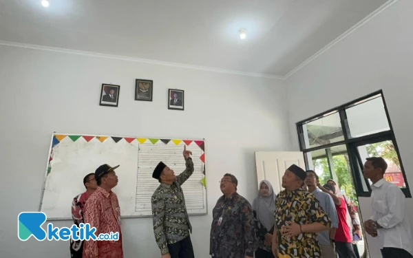 Thumbnail Sidak SDN Sidomojo, Plt Bupati Subandi Minta Perbaikan Sekolah Lebih Baik Lagi