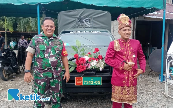 Viral! Pengantin di Babahrot Abdya Diarak Mobil TNI