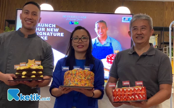 Menarik! First Media Visualisasikan Layanan 3 Paket Baru dengan Kue Unik