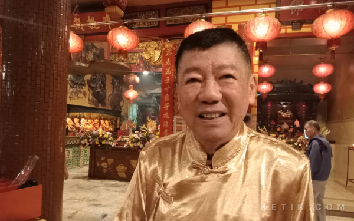Foto Rudy Phan, Ketua Umum Kelenteng Eng An Kiong menyampaikan kegiatan sembahyang bersama memperingati Hari Festival Kue Bulan adalah bentuk rasa syukur. (Foto: Aliyah/Ketik.com)