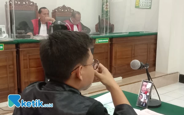 Thumbnail Tabrak Kapolsek Benowo, Dinar Aji Dituntut 3 Tahun Penjara