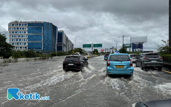 Thumbnail Berita - 7 Langkah Harus Dilakukan Saat Mobil Terendam Banjir
