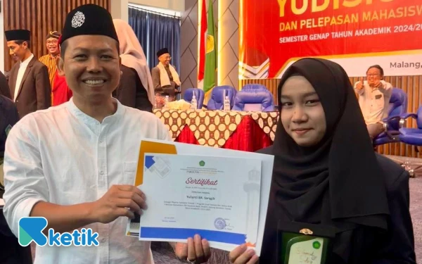 Thumbnail Berita - Yulianti Br. Saragih, Hafizah Peraih Predikat Mahasiswa BSA Terbaik 1 di Yudisium Fakultas Humaniora UIN Malang