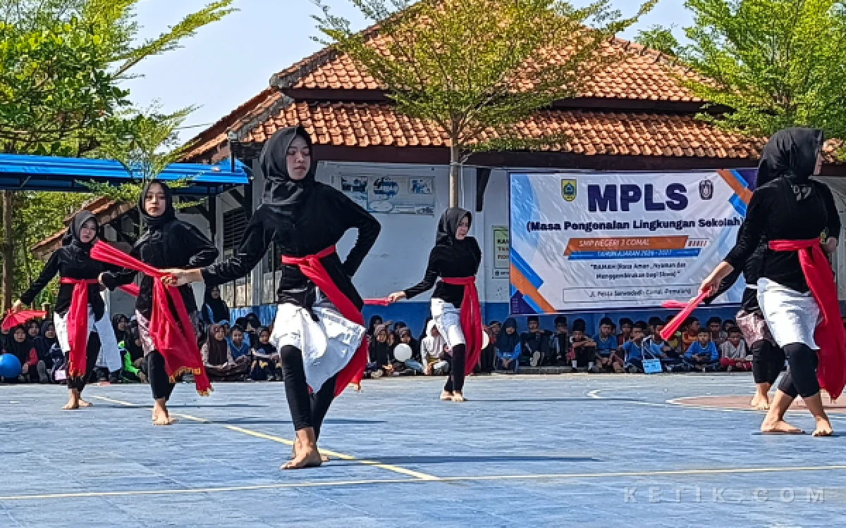 Thumbnail Berita - 288 Siswa Baru Ikuti MPLS di SMPN 3 Comal Pemalang, Siap Cetak Pemimpin Masa Depan