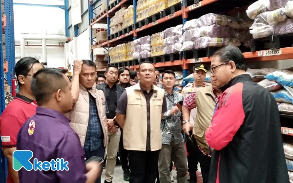 Thumbnail Berita - Sidak di Kabupaten Malang, Bapanas Peringatkan Pedagang Tidak Jual Beras di Atas HET