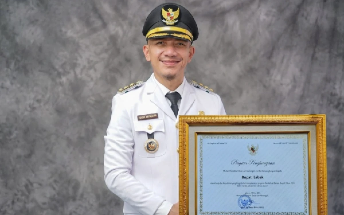 Thumbnail Berita - Bupati Lebak Raih Penghargaan Revitalisasi Bahasa Daerah 2025